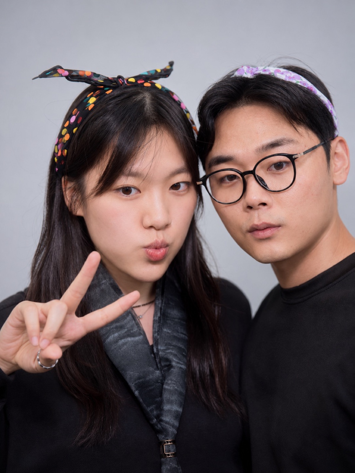 나란히 서서 찍은 사진